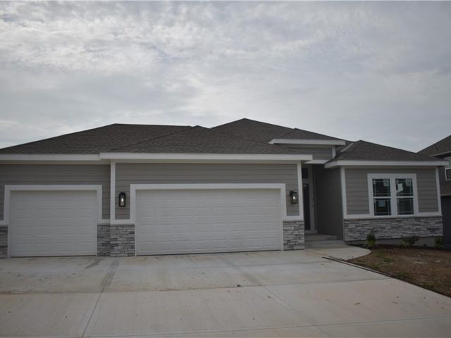 Homes for Sale in Liberty, MO 64068 | 1015  Poplar Lane