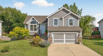 Homes for Sale in Kansas City, MO 64156 | 7020 NE 113th Terrace