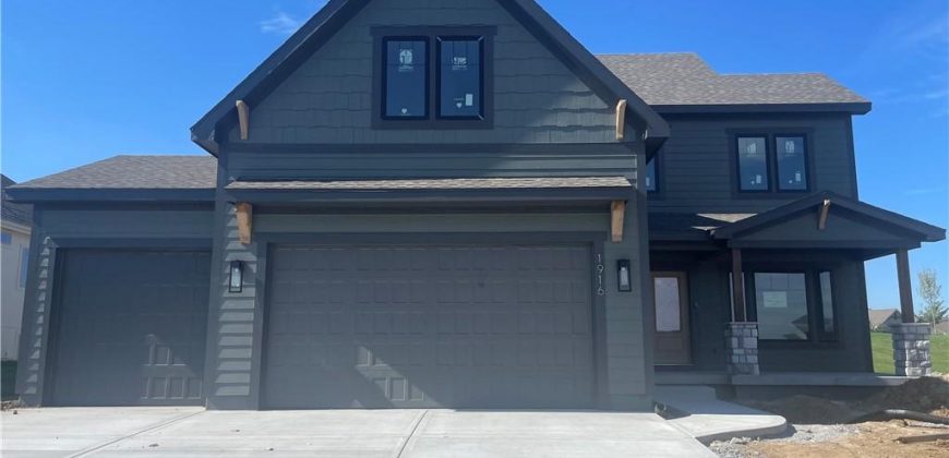 Homes for Sale in Liberty, MO 64068 | 1916  Longview Drive