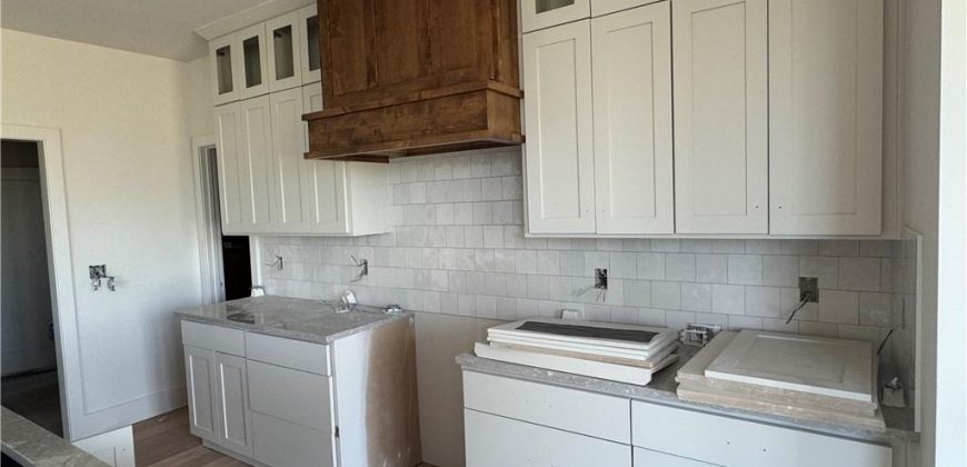 Homes for Sale in Liberty, MO 64068 | 1916  Longview Drive