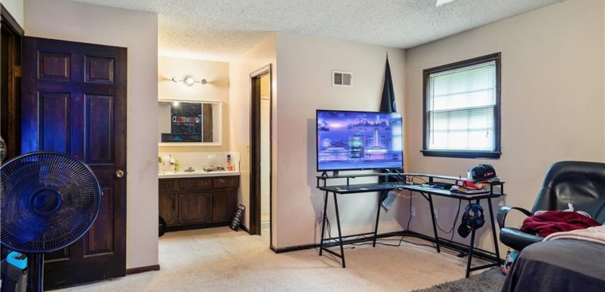 Homes for Sale in Parkville, MO 64152 | 10315 NW Mirror Lake Drive Homes for Sale in Parkville, MO 64152 | 10315 NW Mirror Lake Drive