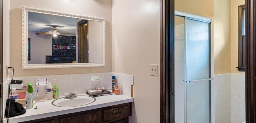 Homes for Sale in Parkville, MO 64152 | 10315 NW Mirror Lake Drive Homes for Sale in Parkville, MO 64152 | 10315 NW Mirror Lake Drive