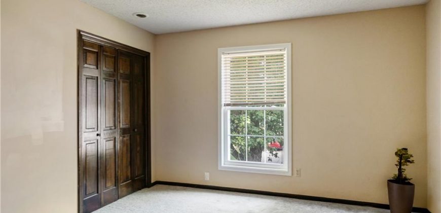 Homes for Sale in Parkville, MO 64152 | 10315 NW Mirror Lake Drive Homes for Sale in Parkville, MO 64152 | 10315 NW Mirror Lake Drive