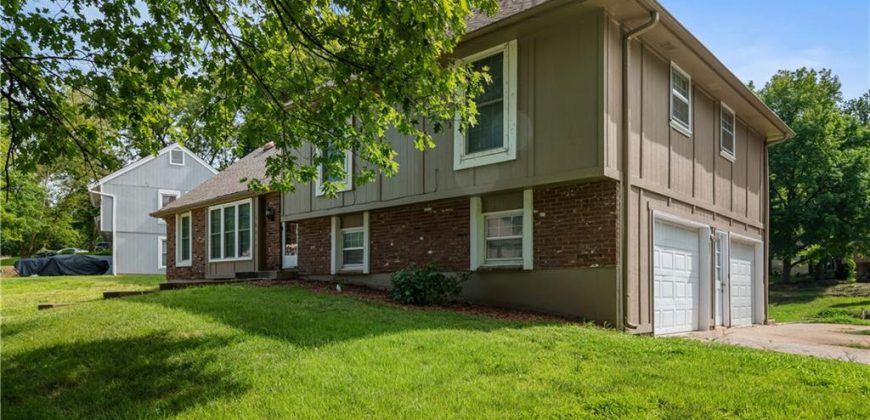 Homes for Sale in Parkville, MO 64152 | 10315 NW Mirror Lake Drive Homes for Sale in Parkville, MO 64152 | 10315 NW Mirror Lake Drive