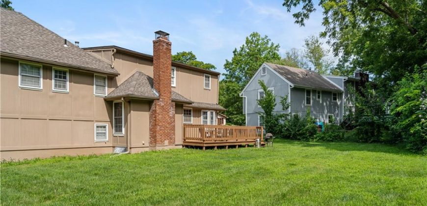 Homes for Sale in Parkville, MO 64152 | 10315 NW Mirror Lake Drive Homes for Sale in Parkville, MO 64152 | 10315 NW Mirror Lake Drive