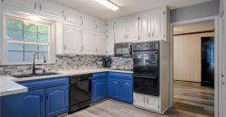 Homes for Sale in Parkville, MO 64152 | 10315 NW Mirror Lake Drive Homes for Sale in Parkville, MO 64152 | 10315 NW Mirror Lake Drive