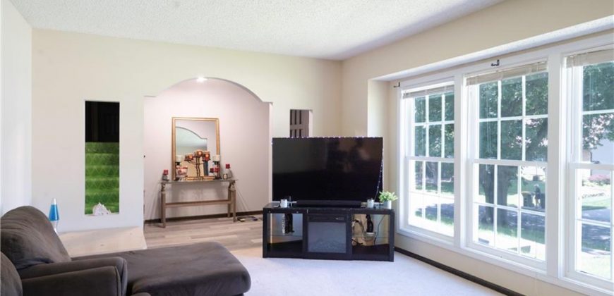 Homes for Sale in Parkville, MO 64152 | 10315 NW Mirror Lake Drive Homes for Sale in Parkville, MO 64152 | 10315 NW Mirror Lake Drive