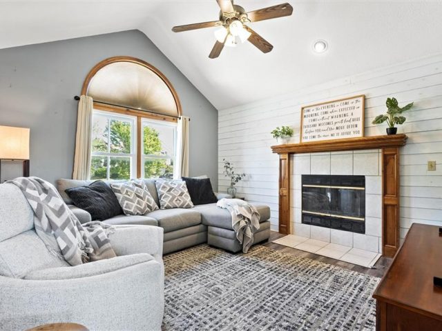 Homes for Sale in Kansas City, MO 64155 | 10222 N Central Street