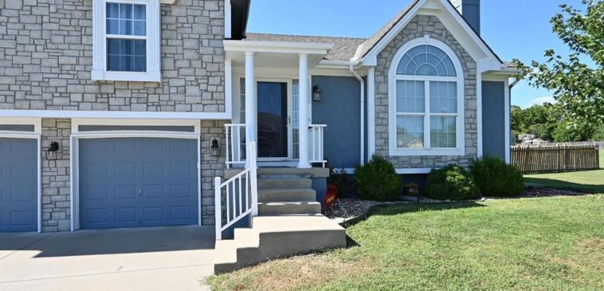Homes for Sale in Platte City, MO 64079 | 13360  Ridgeview Drive