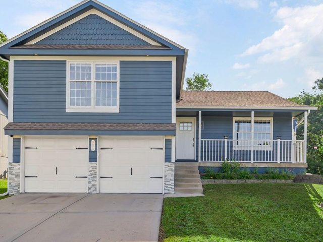 Homes for Sale in Kansas City, MO 64118 | 903 NW 62nd Terrace