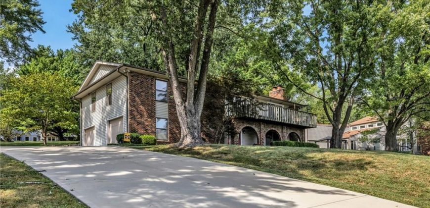 Homes for Sale in Weatherby Lake, MO 64152 | 7610 NW Westside Drive