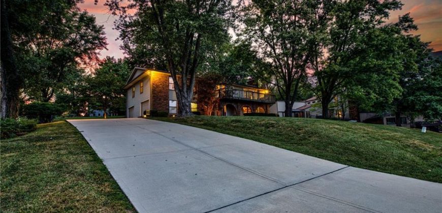 Homes for Sale in Weatherby Lake, MO 64152 | 7610 NW Westside Drive