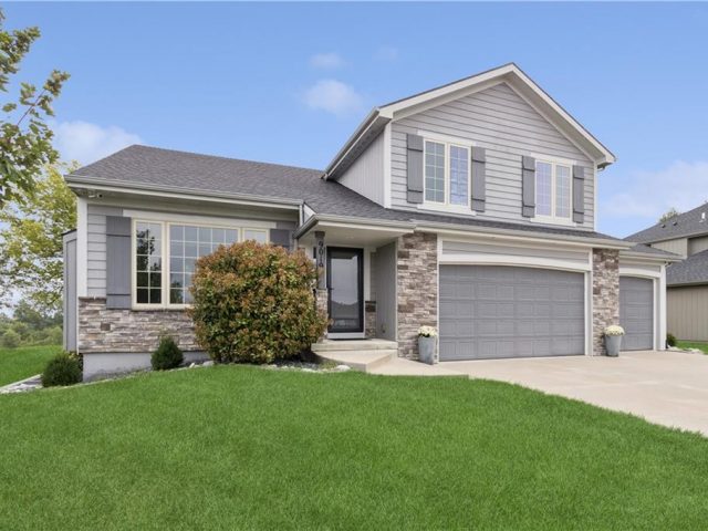 Homes for Sale in Kansas City, MO 64156 | 9019 N Norton Avenue