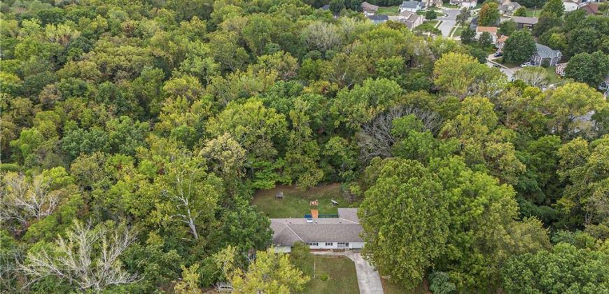 Homes for Sale in Gladstone, MO 64118 | 4914 N Central Street