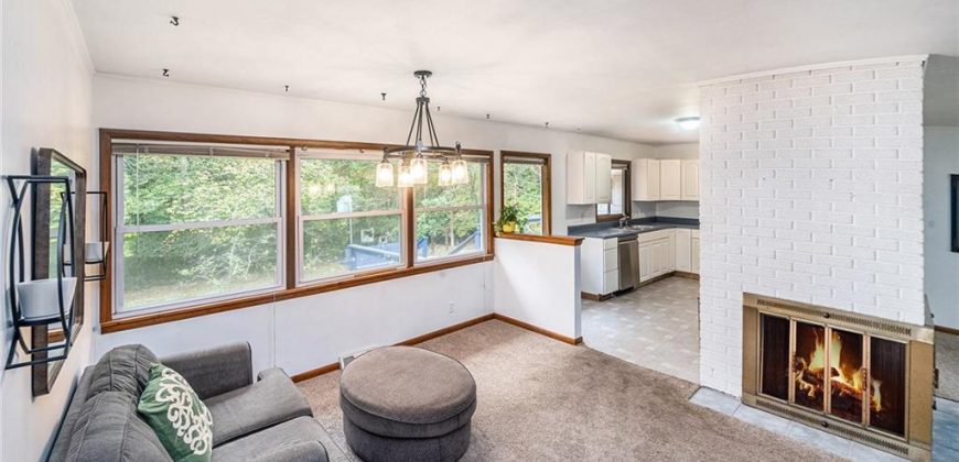 Homes for Sale in Gladstone, MO 64118 | 4914 N Central Street