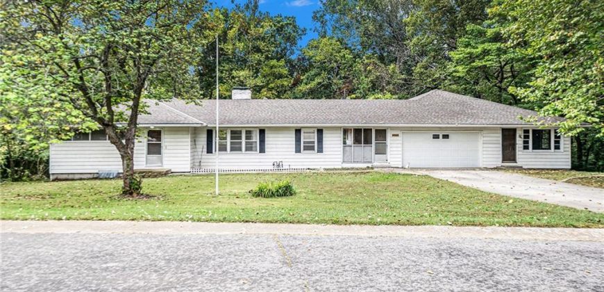 Homes for Sale in Gladstone, MO 64118 | 4914 N Central Street