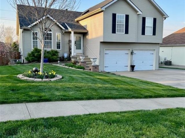 Homes for Sale in Kansas City, MO 64155 | 1304 NE 105 Terrace