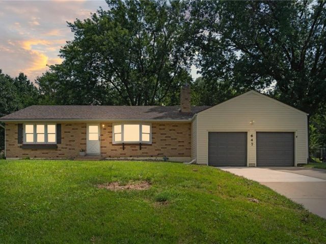Homes for Sale in Kansas City, MO 64118 | 647 NE 81 Terrace