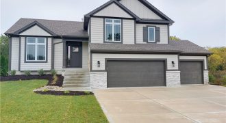 Homes for Sale in Kansas City, MO 64152 | 7515 N Everton Avenue