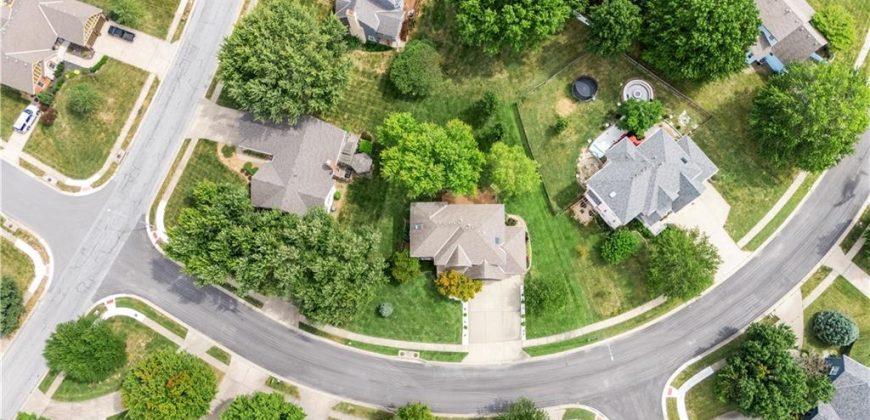 Homes for Sale in Gladstone, MO 64119 | 6909 N Bellefontaine Avenue