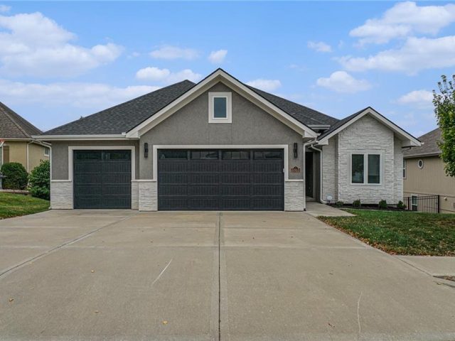 Homes for Sale in Parkville, MO 64152 | 6960  Glenn Lane
