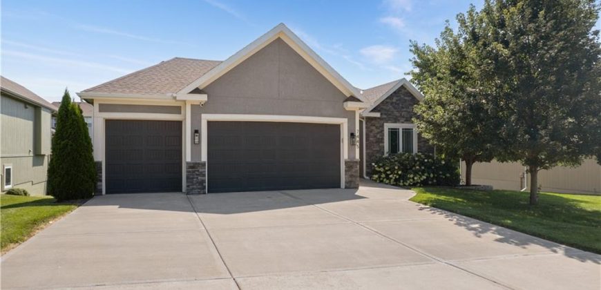 Homes for Sale in Parkville, MO 64152 | 7445 NW Forest Lakes Drive