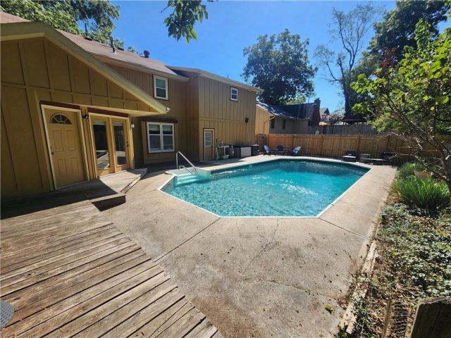 Homes for Sale in Gladstone, MO 64119 | 5820 N Indiana Avenue