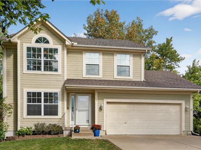 Homes for Sale in Kansas City, MO 64119 | 4104 NE 79th Street