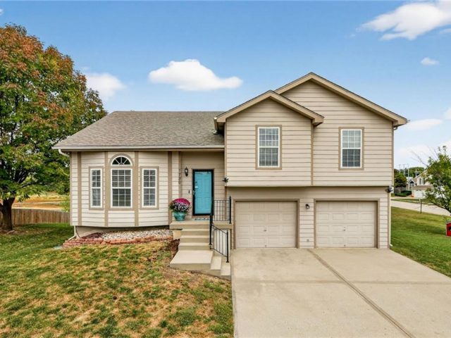 Homes for Sale in Kansas City, MO 64155 | 1730 NE Chowning Drive