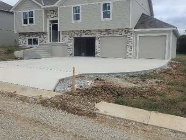 Homes for Sale in Dearborn, MO 64439 | 103  Johnson Circle