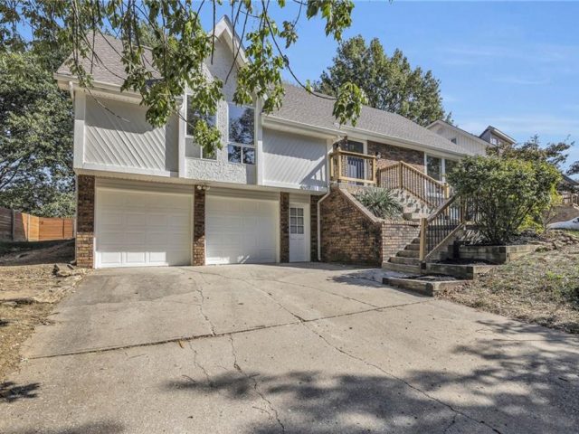 Homes for Sale in Kansas City, MO 64118 | 8017 N Tracy Avenue