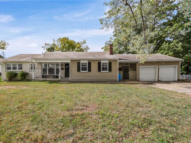 Homes for Sale in Excelsior Springs, MO 64024 | 916  Dunbar Avenue