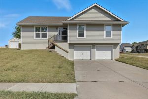 1110--BUTTERCUP-Street-mls-2574494-image-1