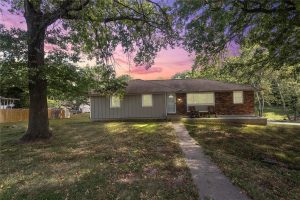 8701-NW-Edison-Avenue-mls-2577227-image-1