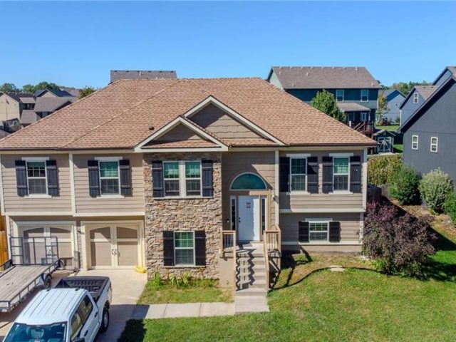 Homes for Sale in Kearney, MO 64060 | 1210 E 15 Street