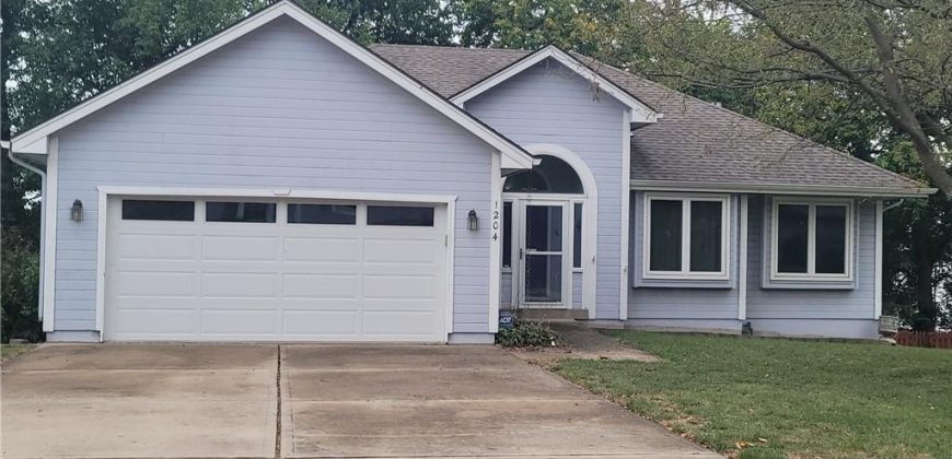 Homes for Sale in Kearney, MO 64060 | 1204  Susan Street