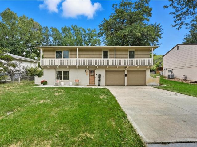 Homes for Sale in Kansas City, MO 64119 | 5673 N Tullis Avenue