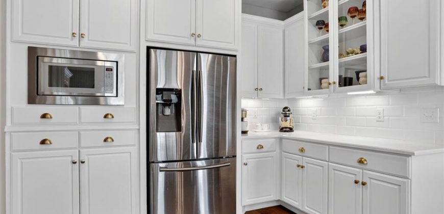 Homes for Sale in Parkville, MO 64152 | 13490 NW 72nd Street