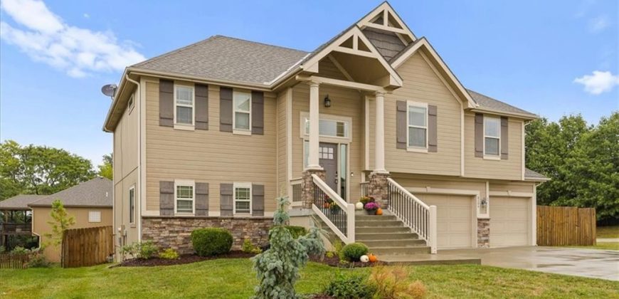 Homes for Sale in Kansas City, MO 64152 | 8204 NW 74th Street