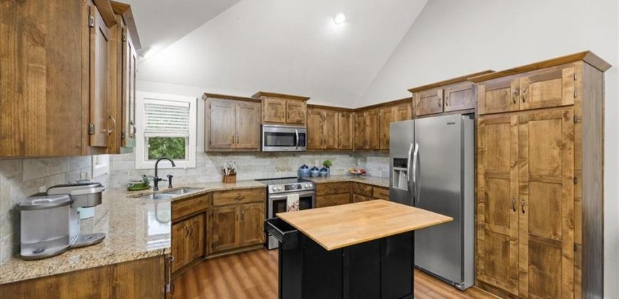 Homes for Sale in Kansas City, MO 64152 | 8204 NW 74th Street