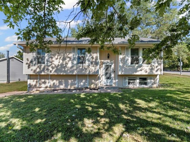 Homes for Sale in Kansas City, MO 64118 | 1400 NW 74th Street