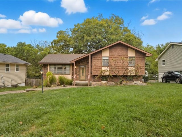 Homes for Sale in Kansas City, MO 64151 | 6108 NW 49TH Terrace
