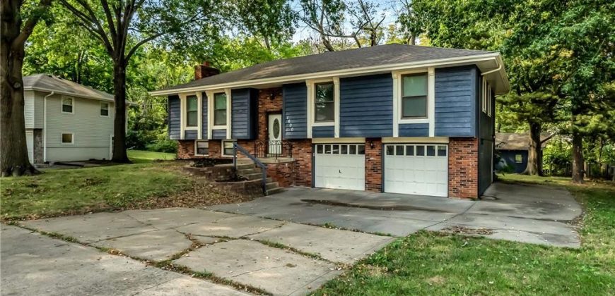 Homes for Sale in Gladstone, MO 64118 | 1600 NE Rosewood Drive