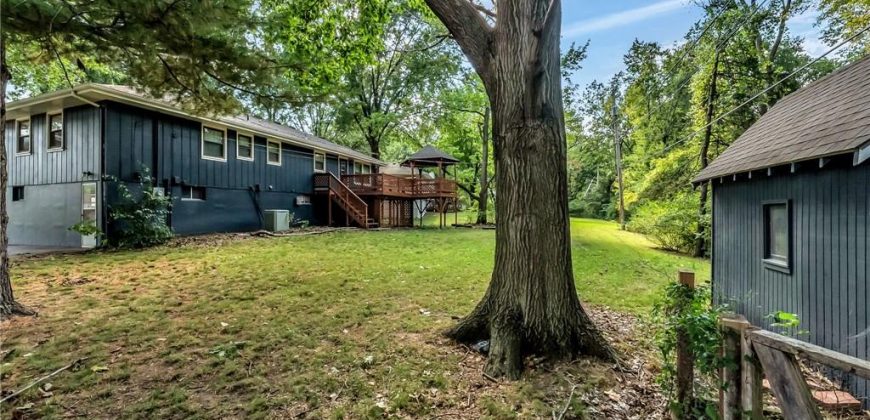 Homes for Sale in Gladstone, MO 64118 | 1600 NE Rosewood Drive
