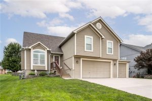 1112-NW-112th-Terrace-mls-2565861-image-1