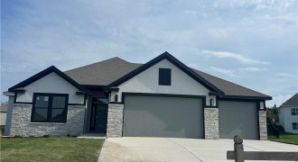 Homes for Sale in Parkville, MO 64152 | 7060 NW Yulich Court