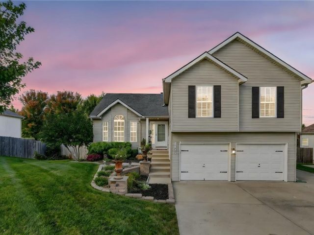 Homes for Sale in Kansas City, MO 64155 | 1304 NE 105 Terrace