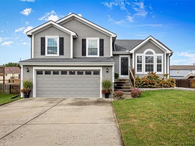 Homes for Sale in Kansas City, MO 64157 | 11430 N Farley Avenue