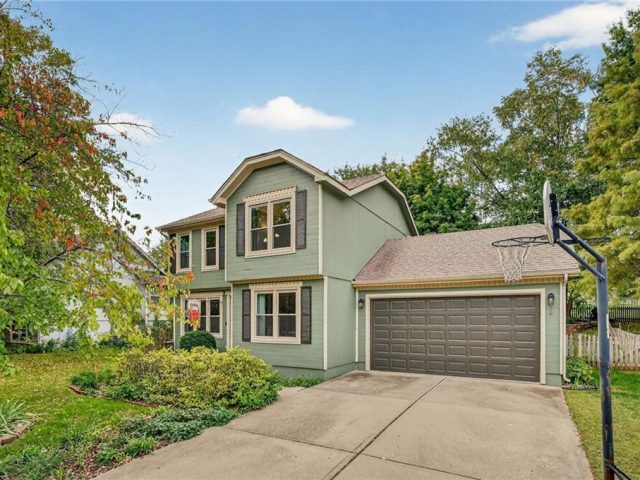 Homes for Sale in Liberty, MO 64068 | 716  White Oak Lane