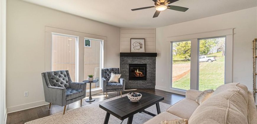 Homes for Sale in Parkville, MO 64152 | 7044  Glenn Lane